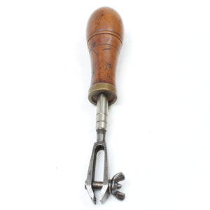 Old Hand Vice / Clamp (Boxwood)