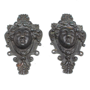 2x Old Ironmongery Decorative Heads