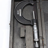 Moore and Wright Micrometers No. 965 & 996B - OldTools.co.uk