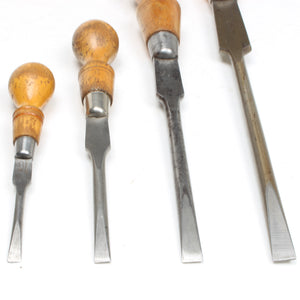4x Old Wooden Handled Screwdrivers (Beech) - OldTools.co.uk